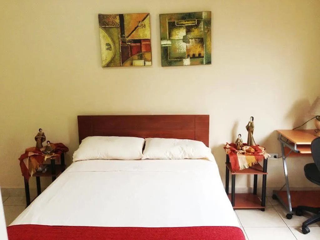 El Patio Suites Guayaquil Apartment
